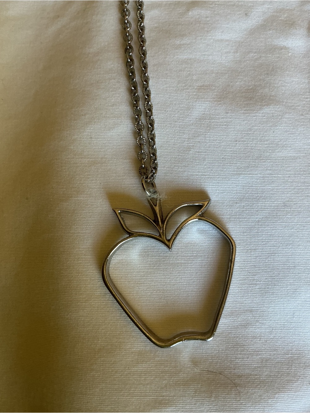 Sarah Coventry Apple Pendant Necklace - Picture 3 of 5